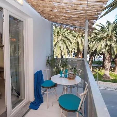 Daire Luxury Across Ferry Port
