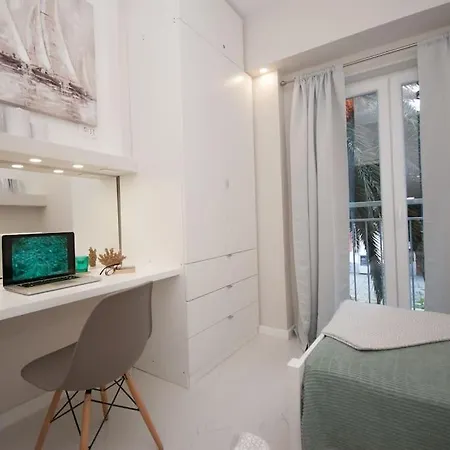 Luxury Across Ferry Port *