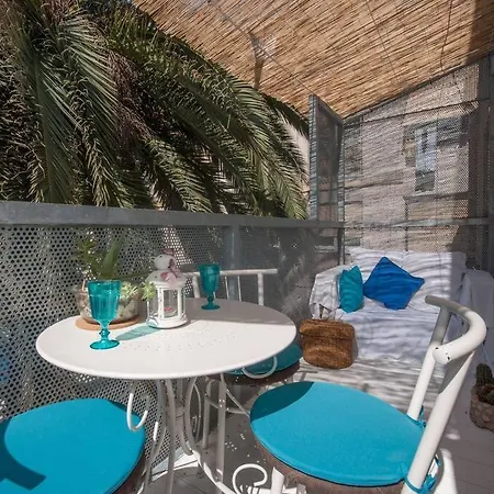 Daire Luxury Across Ferry Port *